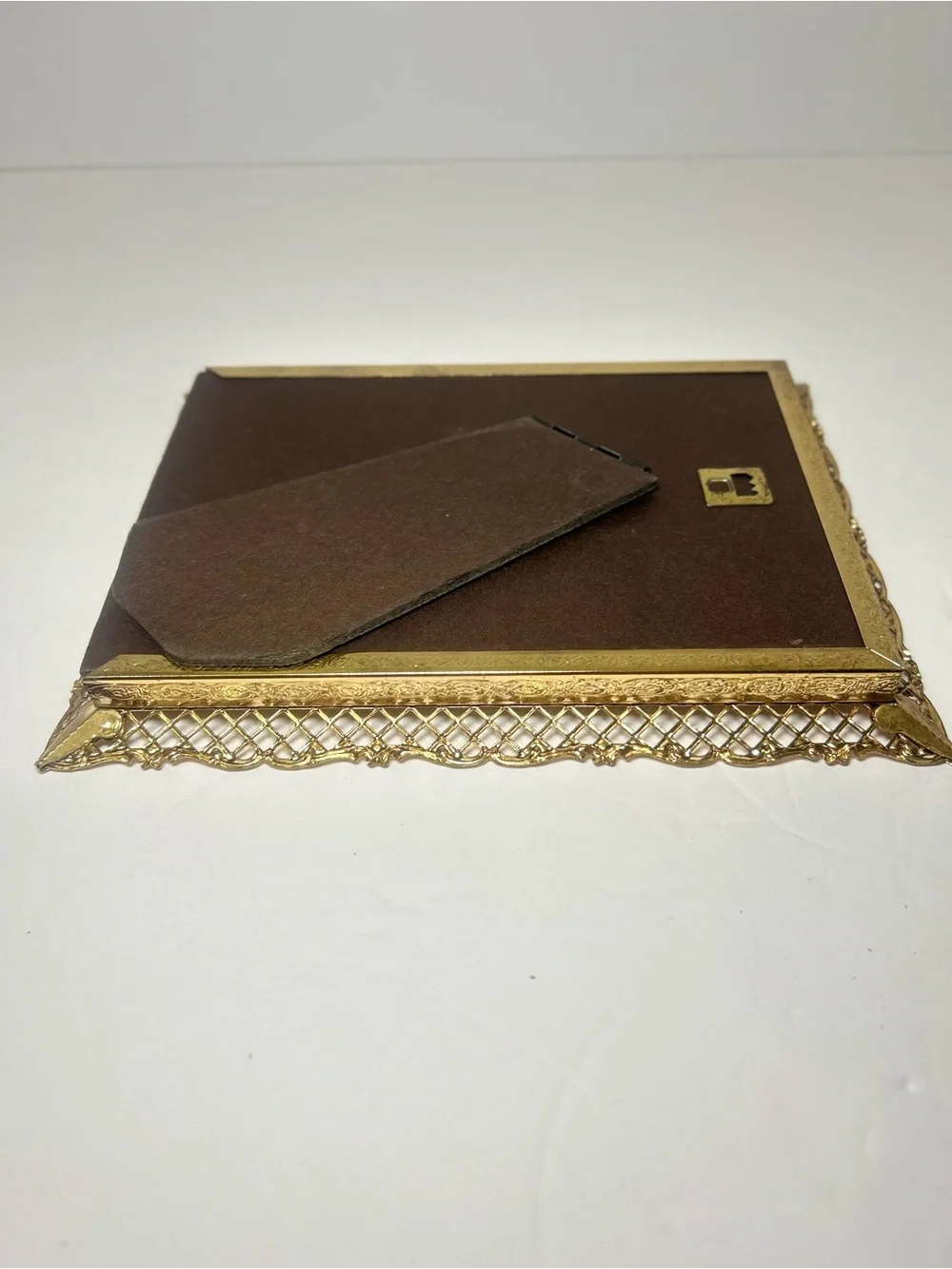 Vintage Regal 5x7 Gold-Finish Metal Picture Rectangular Free Stand or Hang NEW
